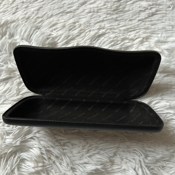 BALENCIAGA LEATHER SUNGLASSES CASE WITH CLEANING CLOTH BLACK - Picture 12 of 13